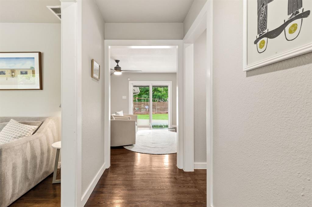 3812 Periwinkle Drive Dallas, TX 75233 - Photo 4 of 37