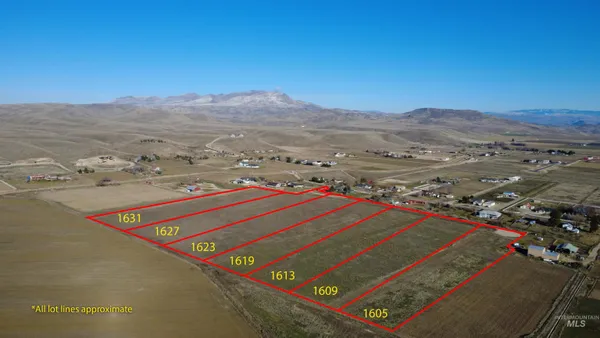 $329,900 | 1619 Ruby Lane, Emmett, ID 83617
