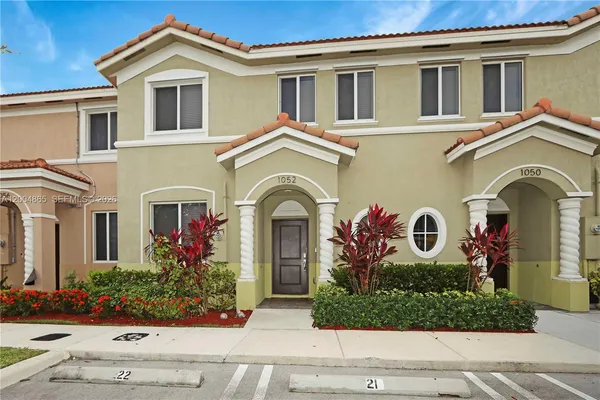$3,000 | 1052 Southeast 23rd Avenue, Unit 1052, Homestead, FL 33035