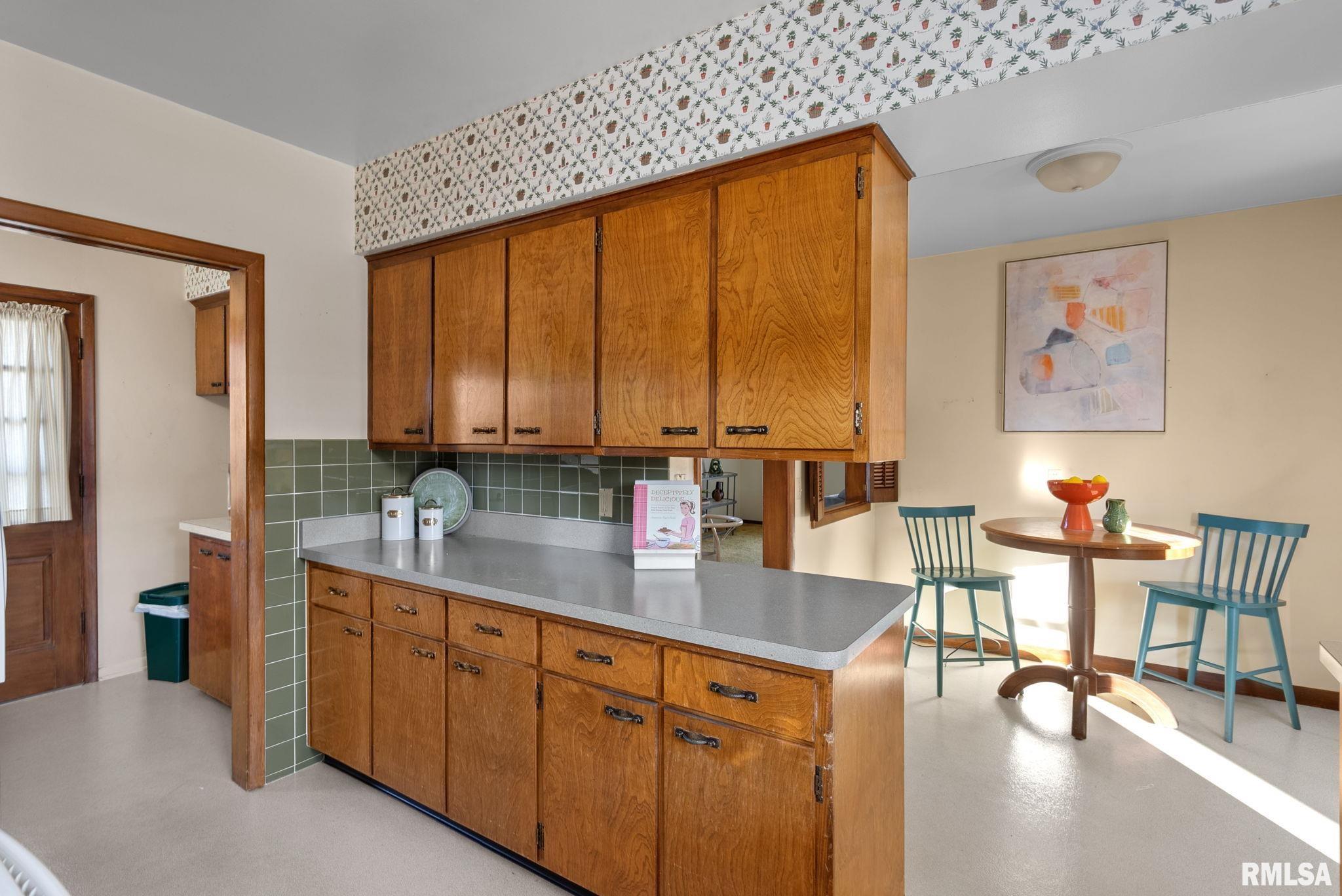 2609 Forest Road Davenport, IA 52803 - Photo 11 of 41 Gallery Image 11