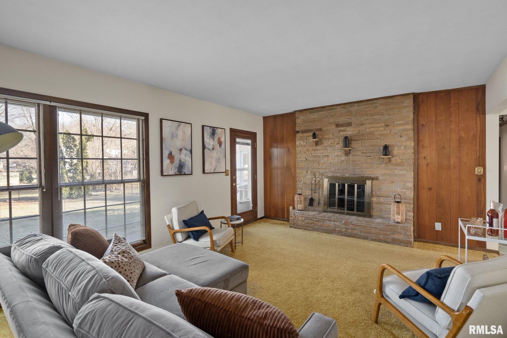2609 Forest Road Davenport, IA 52803 - Photo 3 of 41 Gallery Image 3