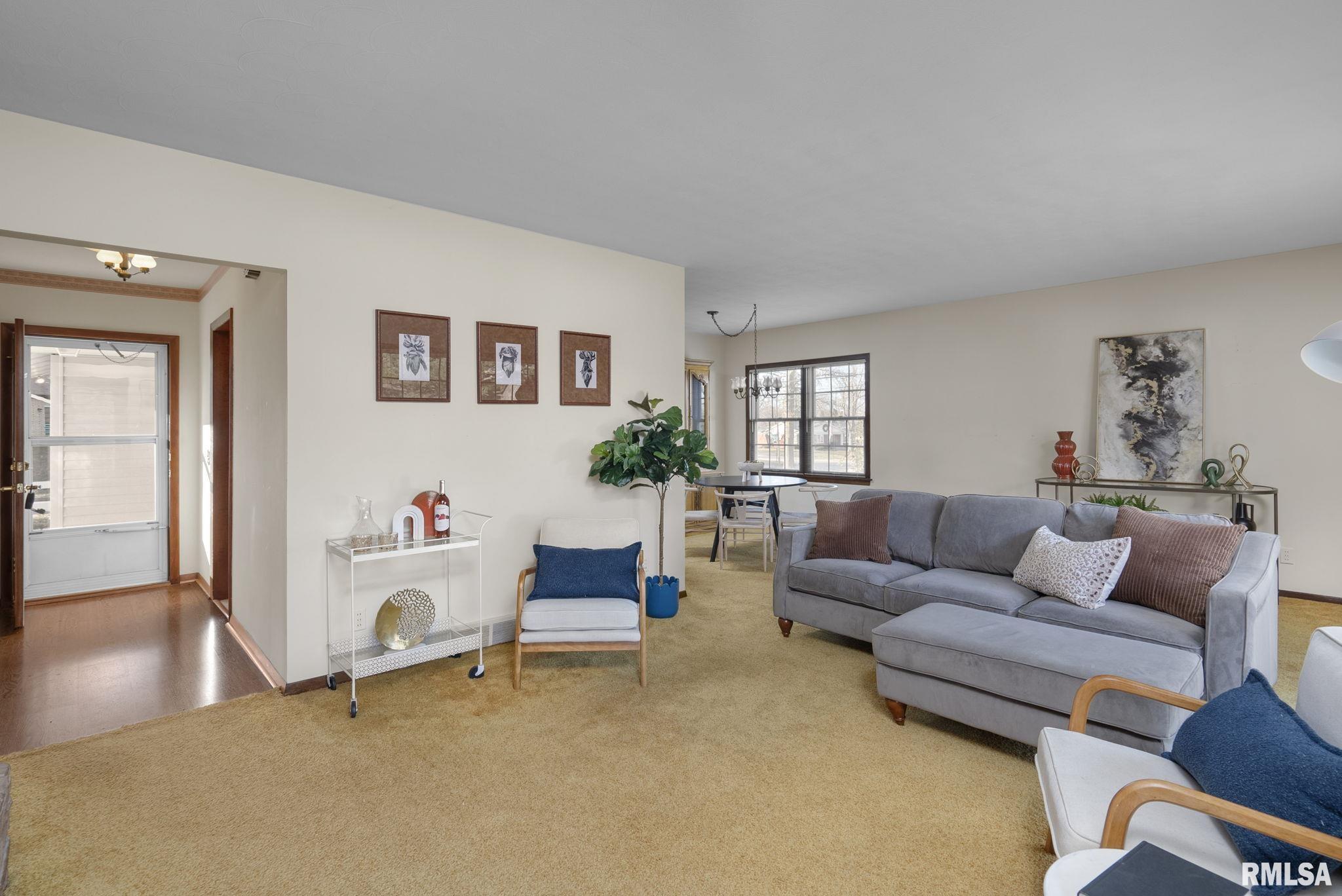 2609 Forest Road Davenport, IA 52803 - Photo 4 of 41 Gallery Image 4