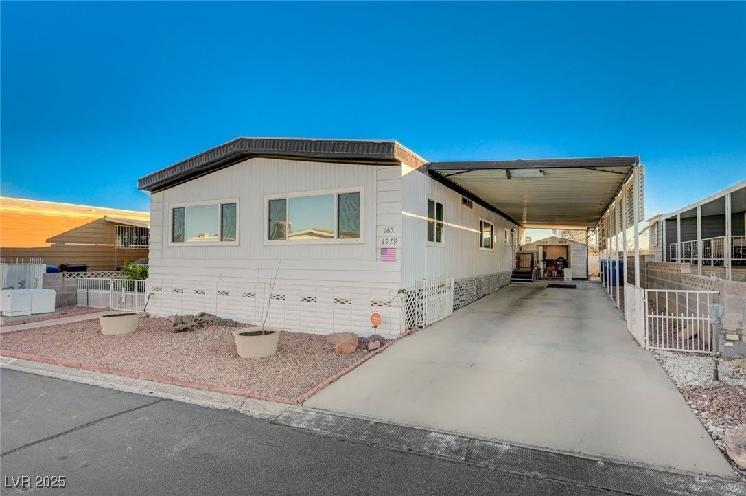 4979 Ridge Drive Las Vegas, NV 89103 - Photo 3 of 44 Gallery Image 3