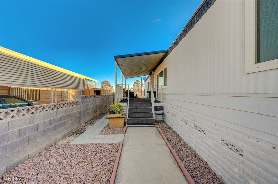 4979 Ridge Drive Las Vegas, NV 89103 - Photo 4 of 44 Gallery Image 4