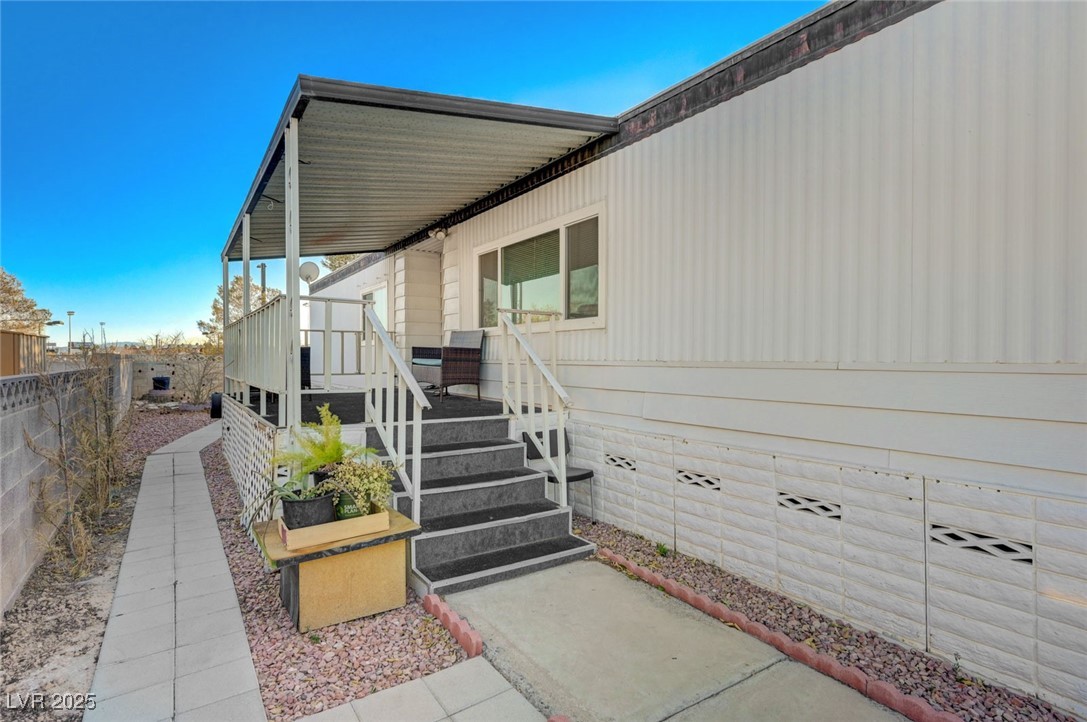 4979 Ridge Drive Las Vegas, NV 89103 - Photo 5 of 44 Gallery Image 5