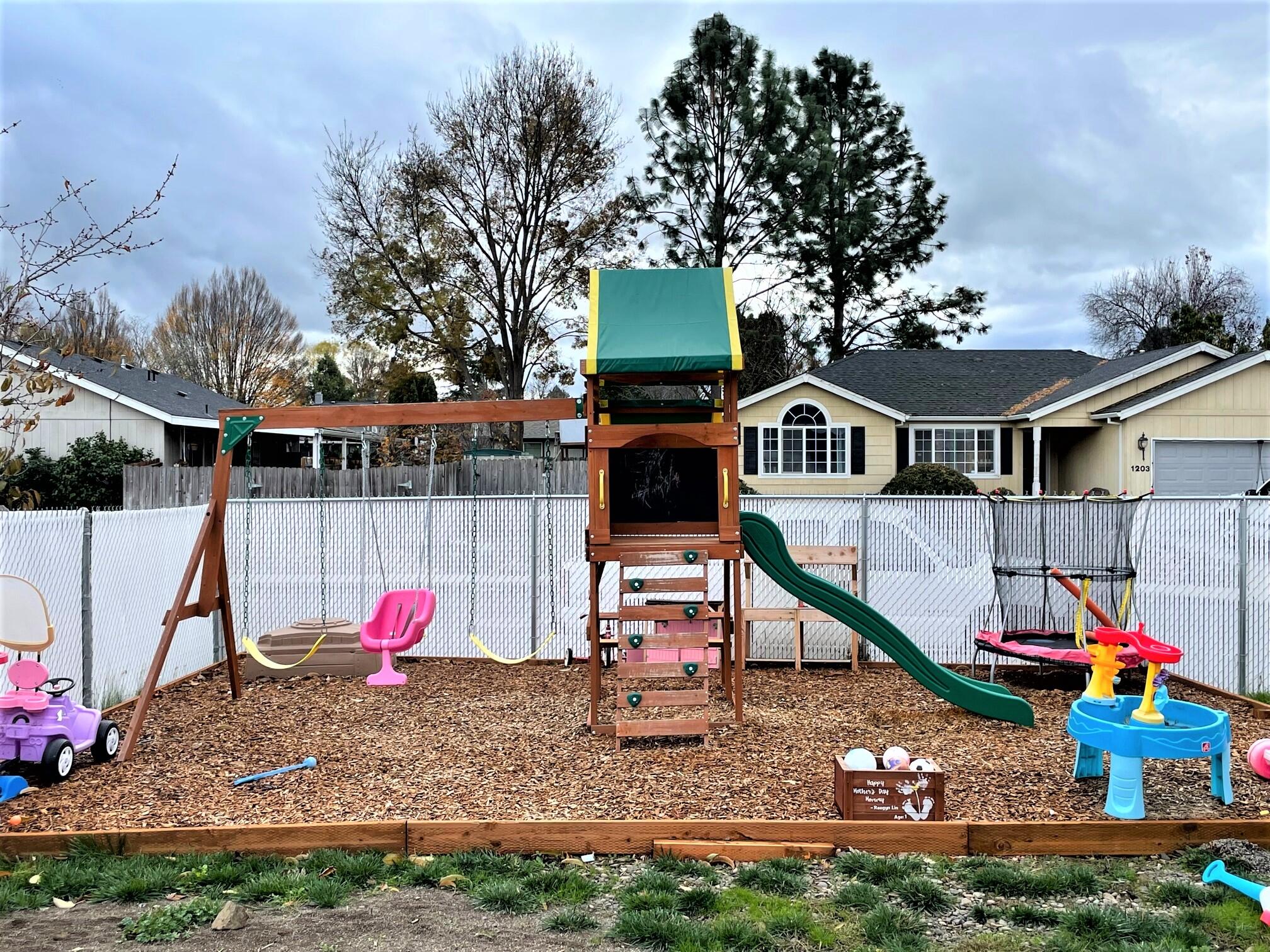 1224 Rochelle Court Central Point, OR 97502 - Photo 14 of 16 3