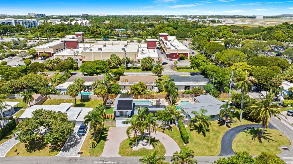 865 Northeast 23rd Terrace Pompano Beach, FL 33062 - Photo 32 of 33 a view of a city