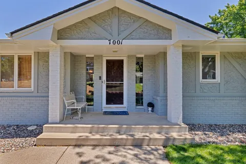 $985,000 | 7001 Lanham Lane, Edina, MN 55439