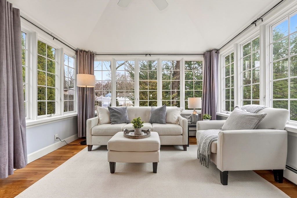 25 Magnolia Road Melrose, MA 02176 - Photo 15 of 38