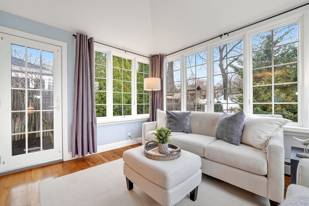 25 Magnolia Road Melrose, MA 02176 - Photo 16 of 38