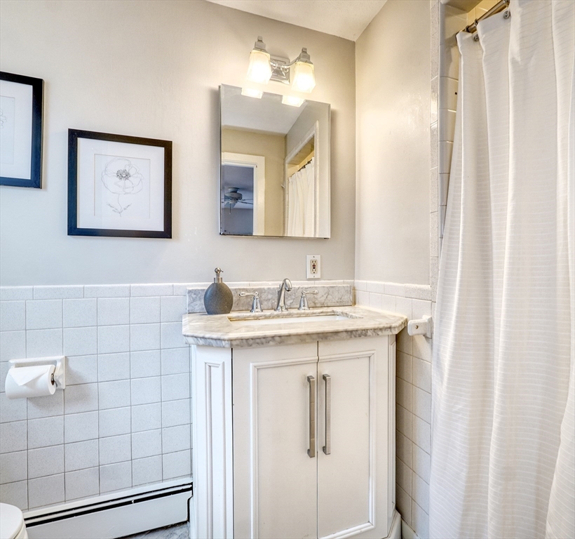 25 Magnolia Road Melrose, MA 02176 - Photo 23 of 38