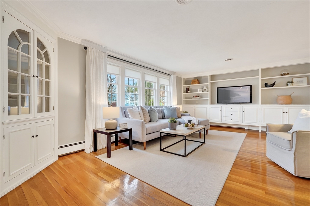 25 Magnolia Road Melrose, MA 02176 - Photo 5 of 38