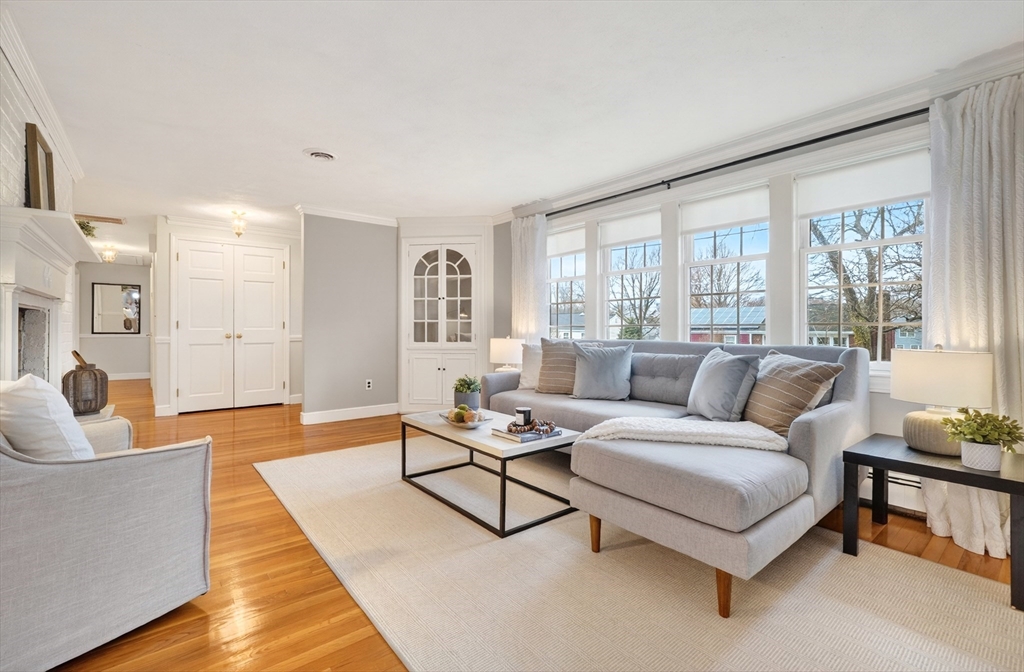 25 Magnolia Road Melrose, MA 02176 - Photo 7 of 38