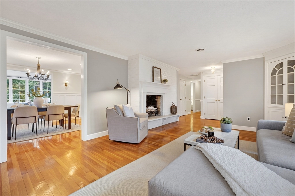 25 Magnolia Road Melrose, MA 02176 - Photo 8 of 38