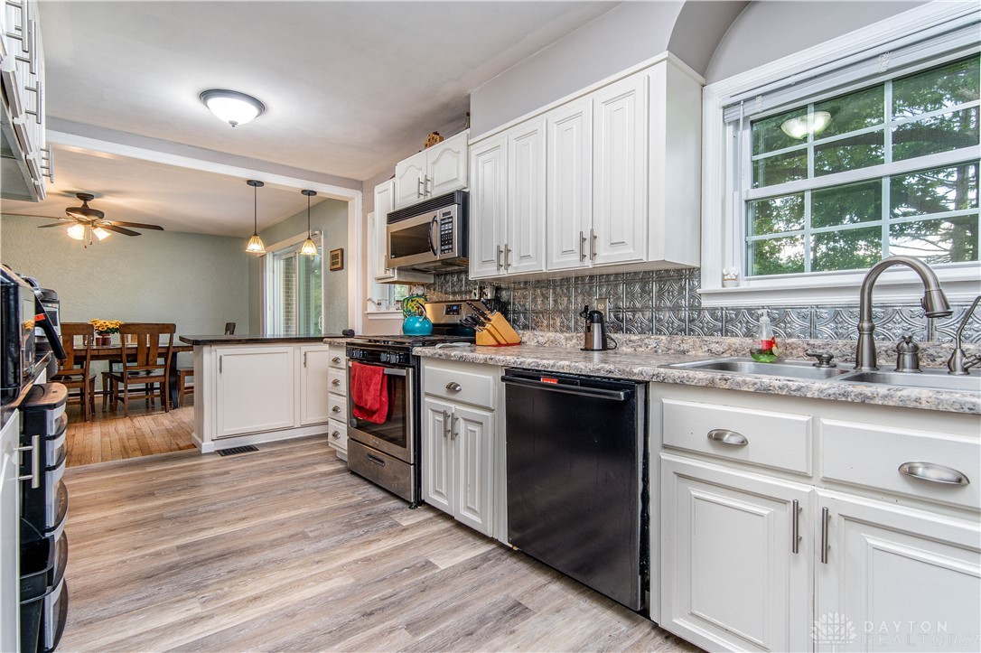 2859 Red Oak Road Kettering, OH 45432 - Photo 5 of 28 Gallery Image 5