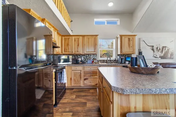$650,000 | 107-109 Willow Street, Mackay, ID 83251