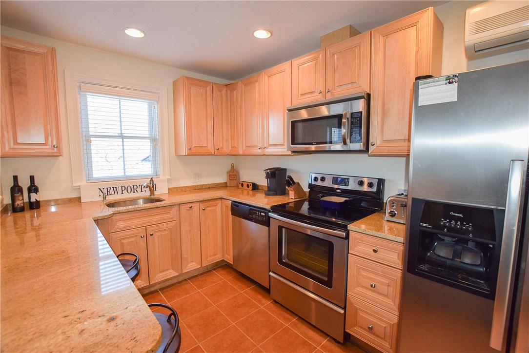 1 Red Cross Avenue, Unit 9 Newport, RI 02840 - Photo 3 of 28