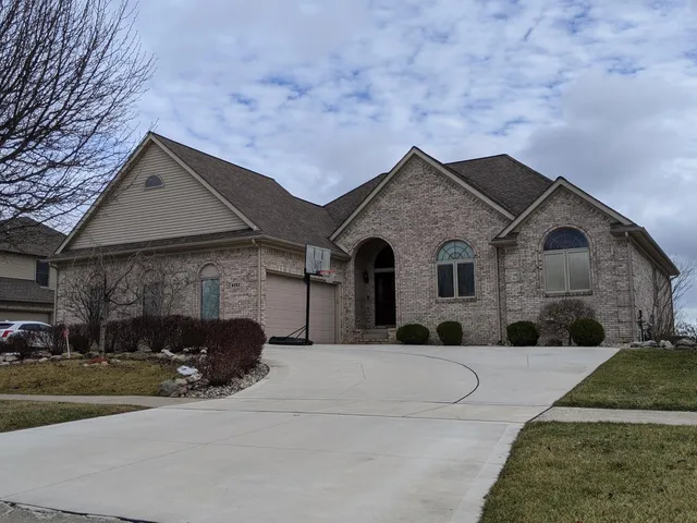 $530,000 | 8091 Hunters Ridge Drive, Newport, MI 48166