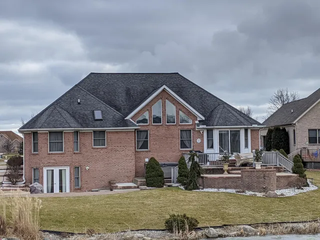 $530,000 | 8091 Hunters Ridge Drive, Newport, MI 48166