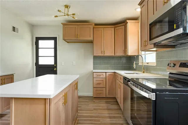 $324,000 | 7919 Corona Avenue, Kansas City, KS 66112