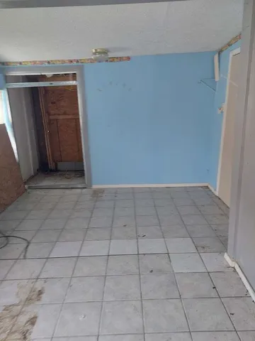 a view of a utility room