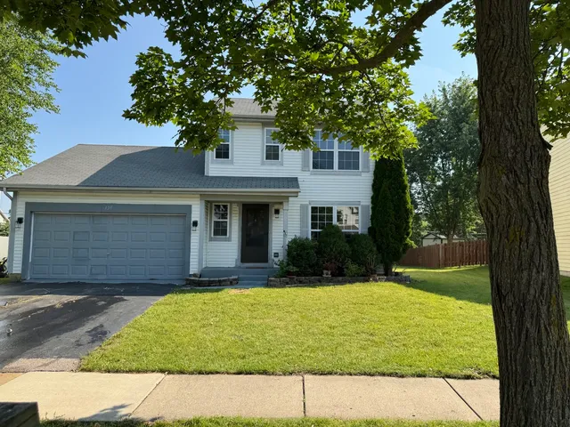 $2,800 | 134 Sycamore Avenue, Streamwood, IL 60107