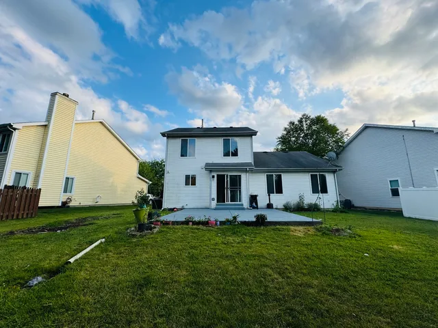 $2,800 | 134 Sycamore Avenue, Streamwood, IL 60107