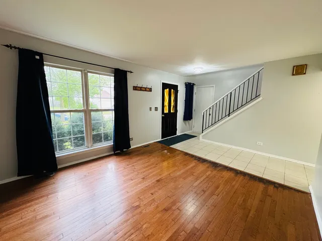 $2,800 | 134 Sycamore Avenue, Streamwood, IL 60107