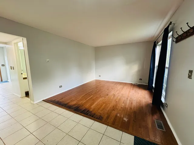 $2,800 | 134 Sycamore Avenue, Streamwood, IL 60107