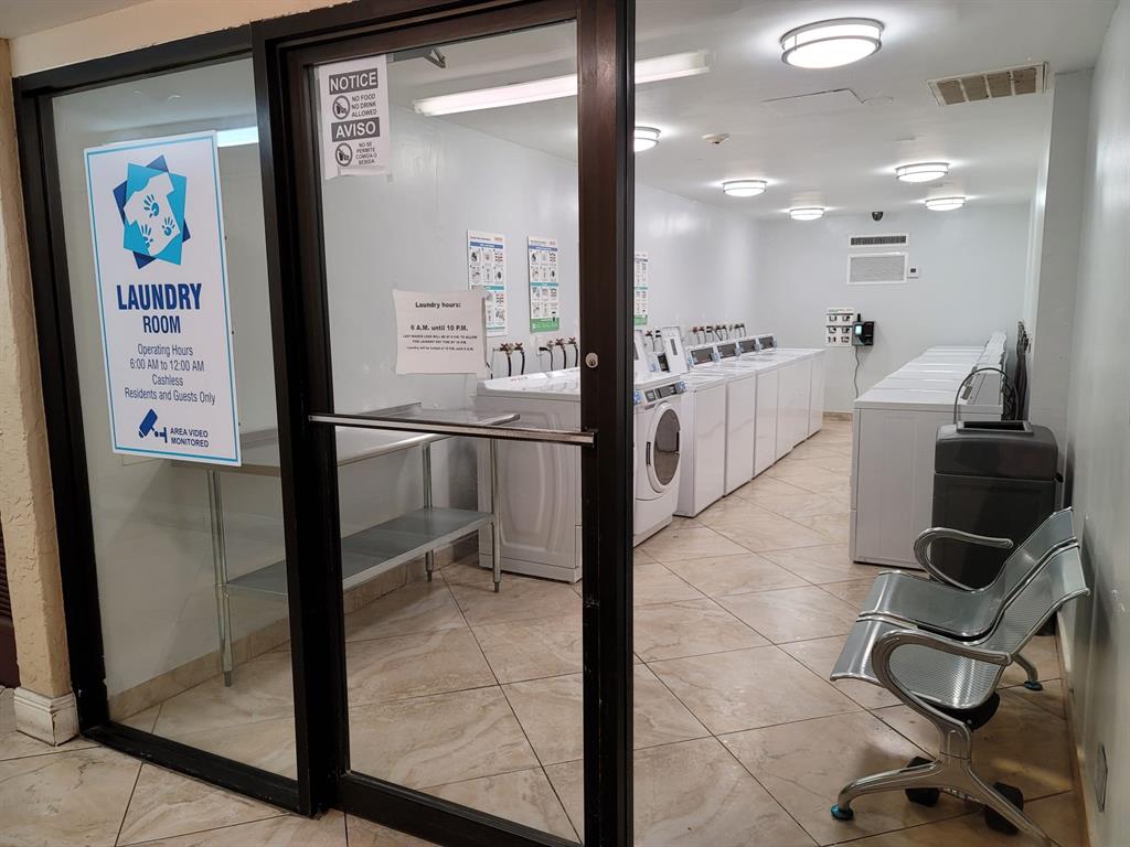 4222 Inverrary Boulevard, Unit 4413 Lauderhill, FL 33319 - Photo 27 of 34 Laundry room