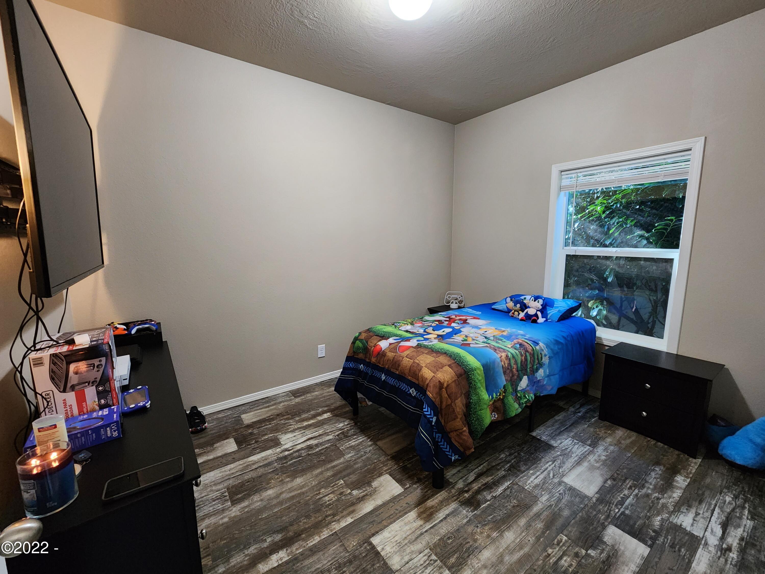 1803 Moonshine Park Road Logsden, OR 97357 - Photo 22 of 37 Smallest Bedroom.