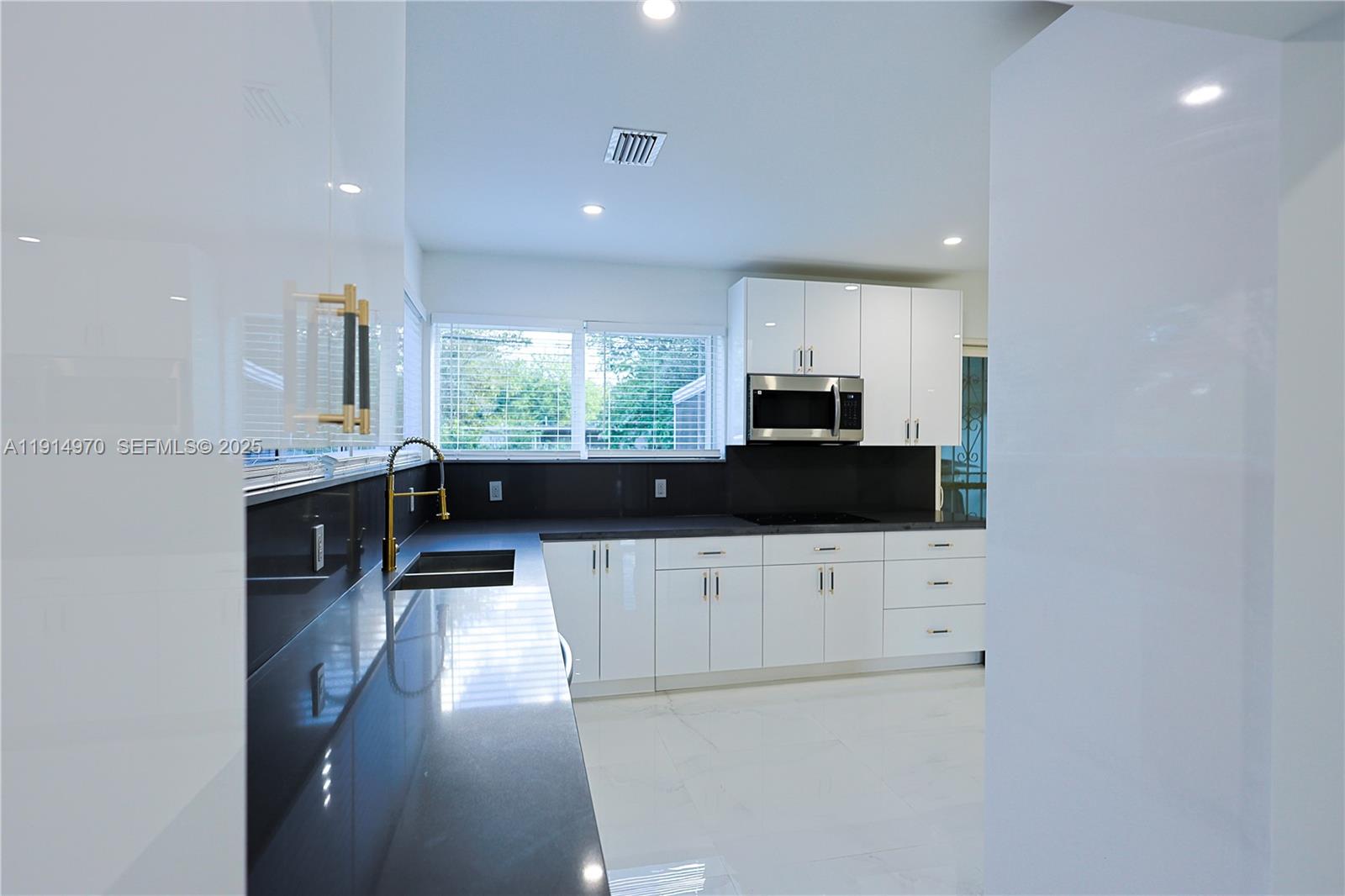 720 Northeast 143rd Street North Miami, FL 33161 - Photo 8 of 21