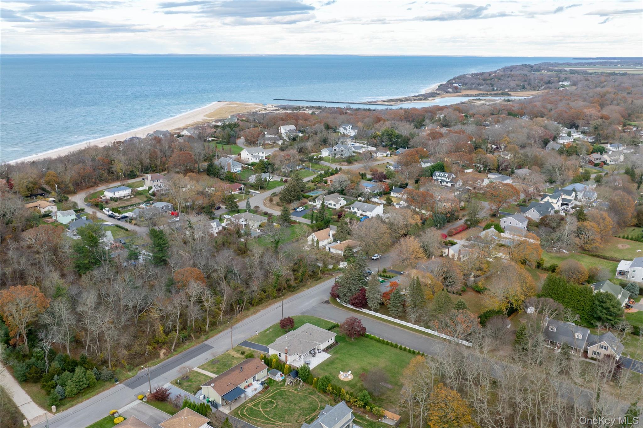 1995 Ruth Road Mattituck, NY 11952 - Photo 21 of 32 a view of lake and mountain