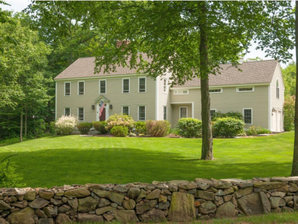 6 Godfrey Cove Road York, ME 03909 - Photo 1 of 35 Gallery Image 1