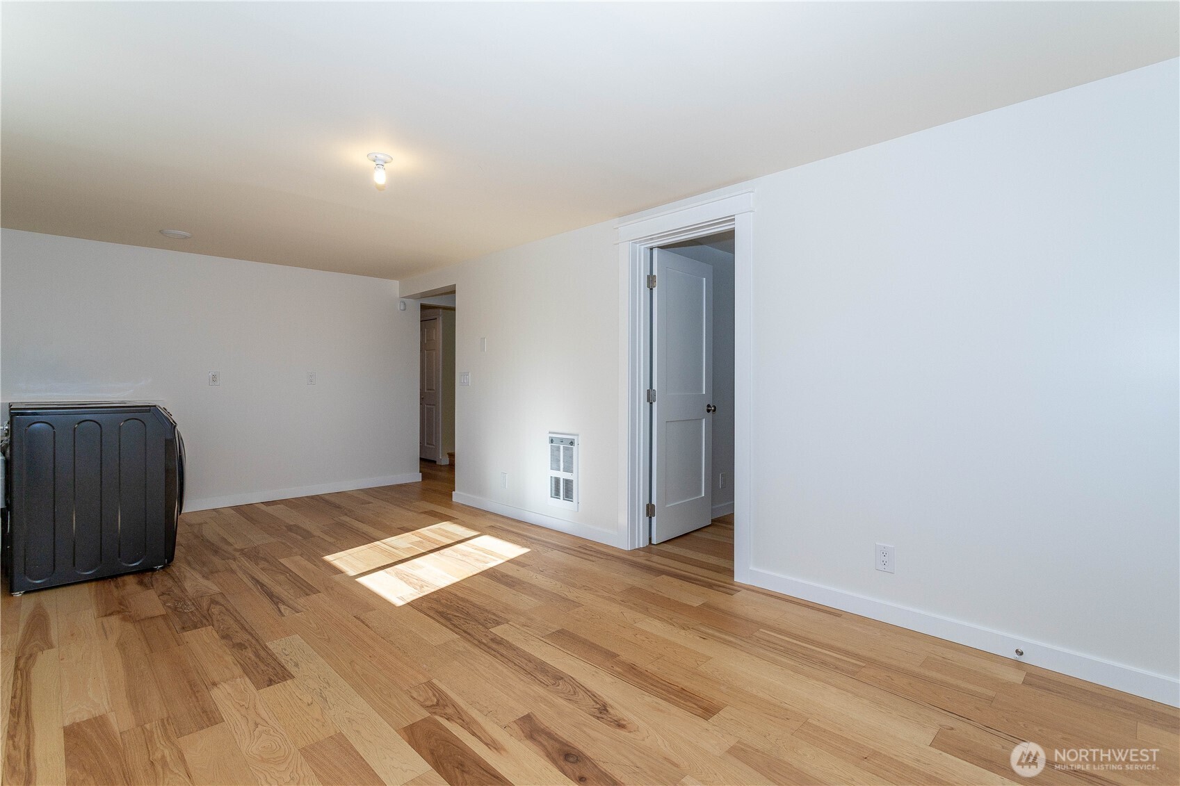 3905 Northeast 6th Street Renton, WA 98056 - Photo 17 of 32