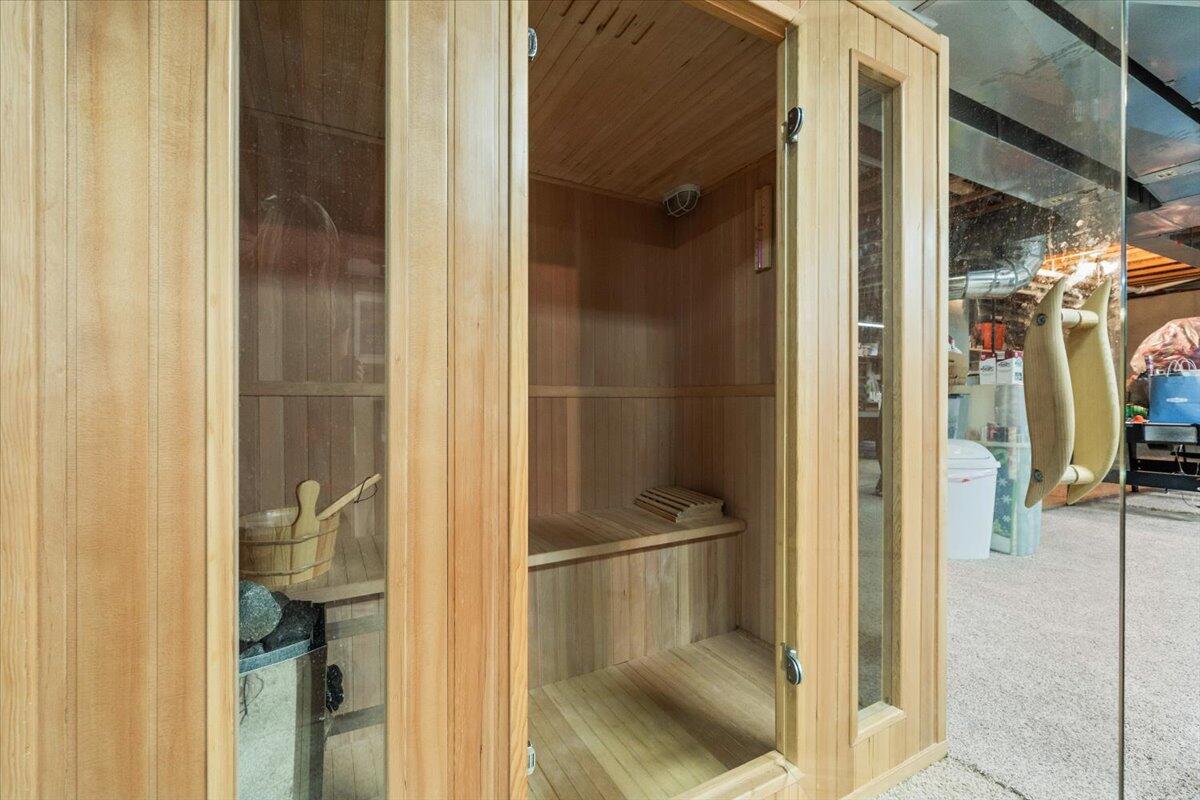 1270 East Greenview Place Crown Point, IN 46307 - Photo 37 of 44 a view of elevator