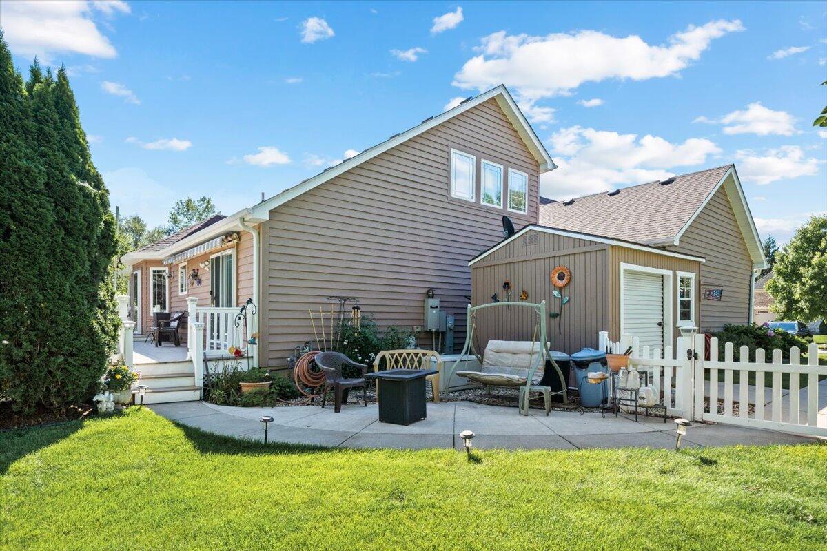 1270 East Greenview Place Crown Point, IN 46307 - Photo 41 of 44 a view of a house with backyard and sitting area