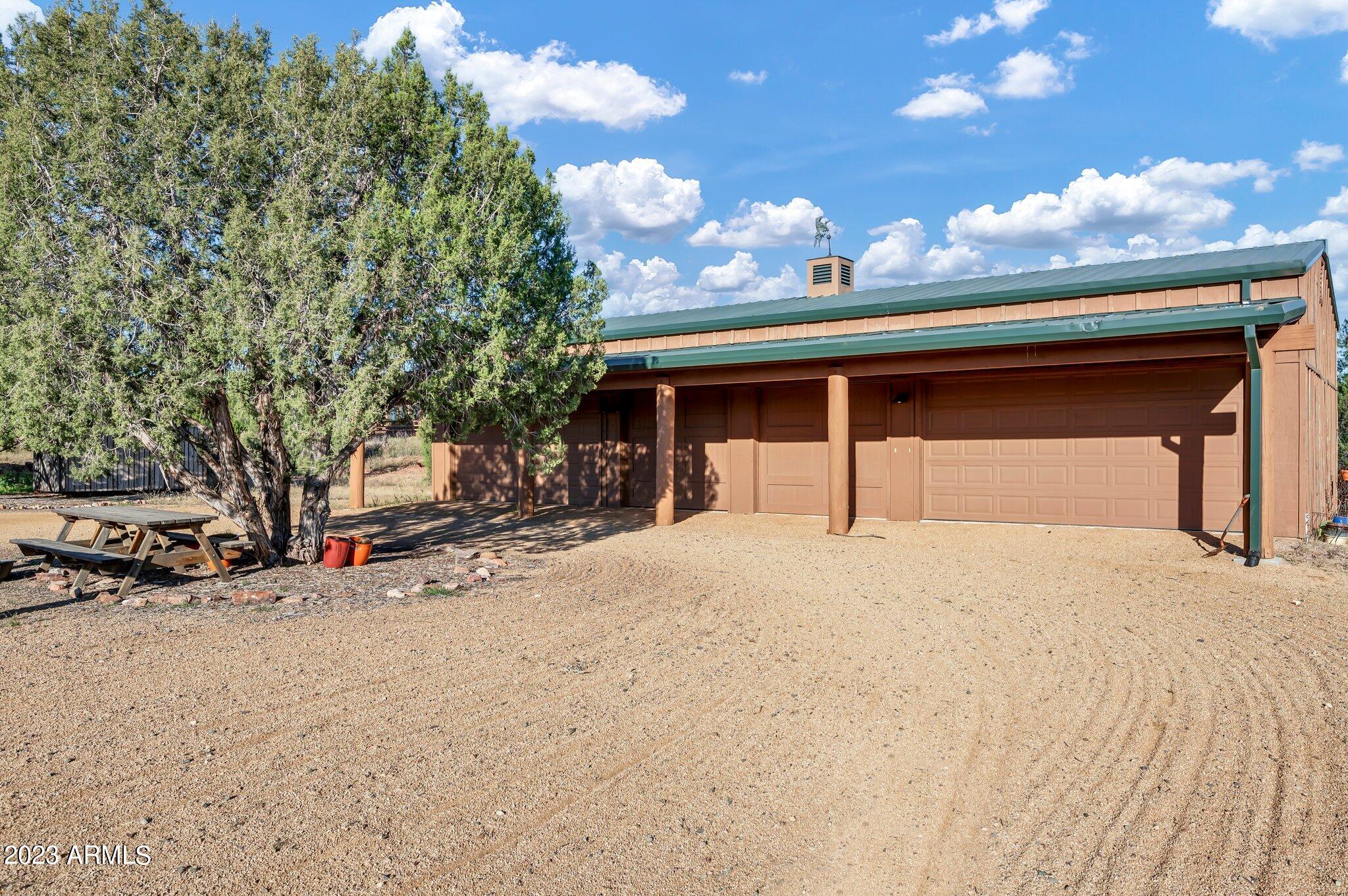 5801 Dillon Wash Road Prescott, AZ 86305 - Photo 117 of 169 112 - 6 Car Detached Garage