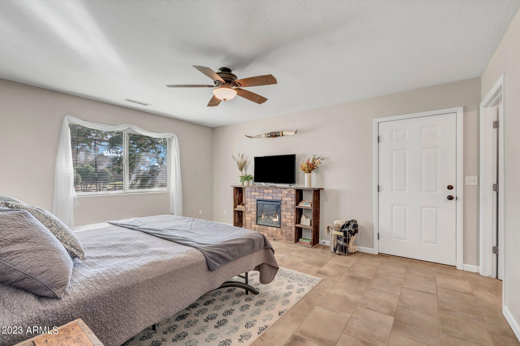 5801 Dillon Wash Road Prescott, AZ 86305 - Photo 126 of 169 121 - Ranch Manager House Master Bedroom