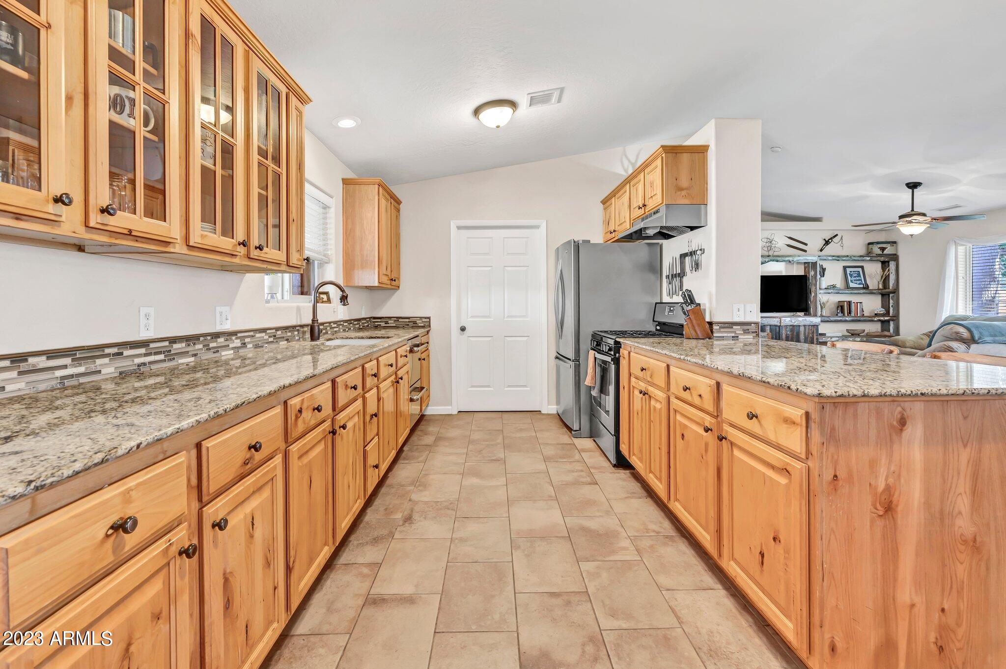 5801 Dillon Wash Road Prescott, AZ 86305 - Photo 129 of 169 124 - Ranch Manager House Kitchen