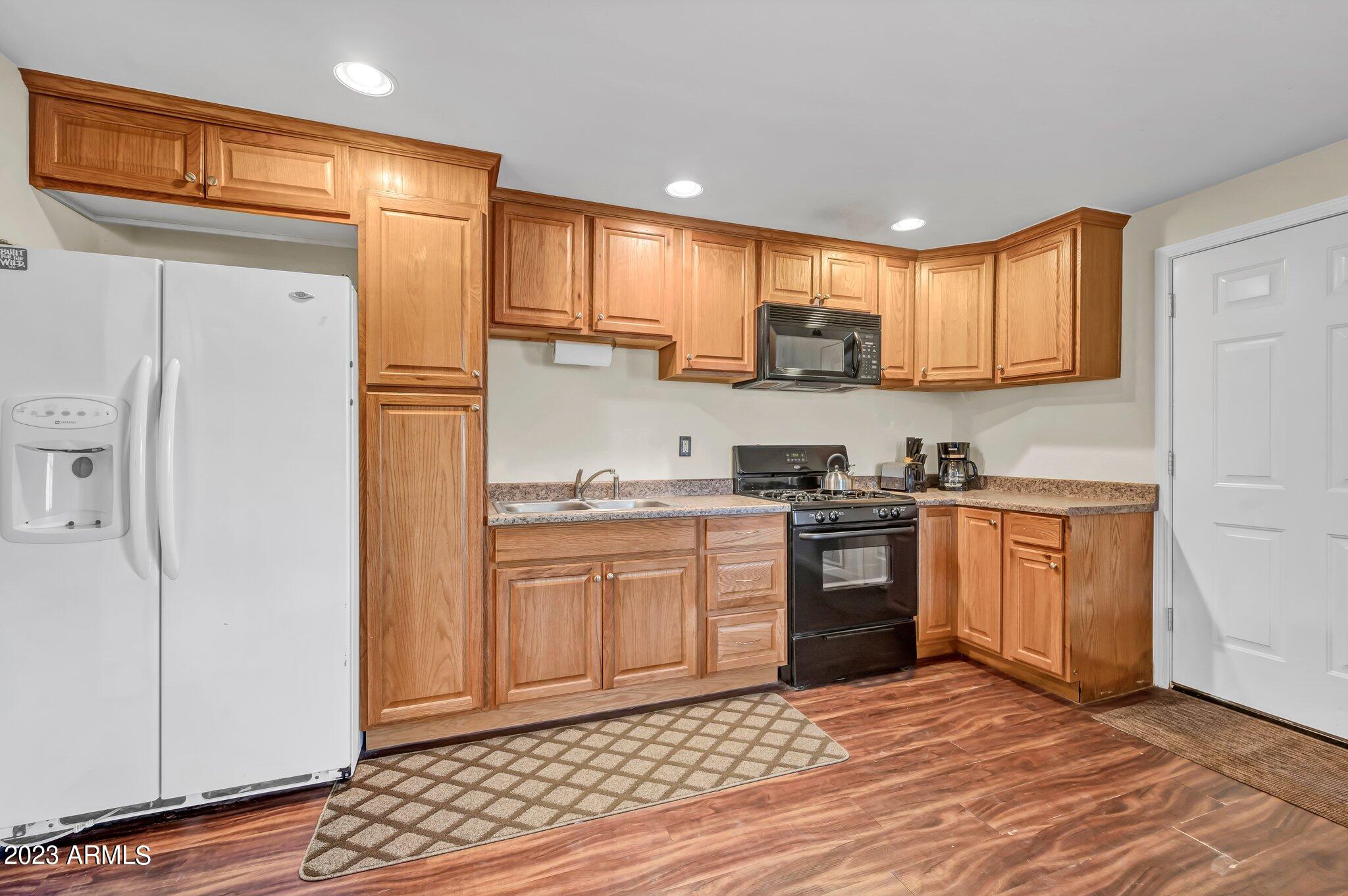 5801 Dillon Wash Road Prescott, AZ 86305 - Photo 162 of 169 157 - Lower Barn Apartment Kitchen