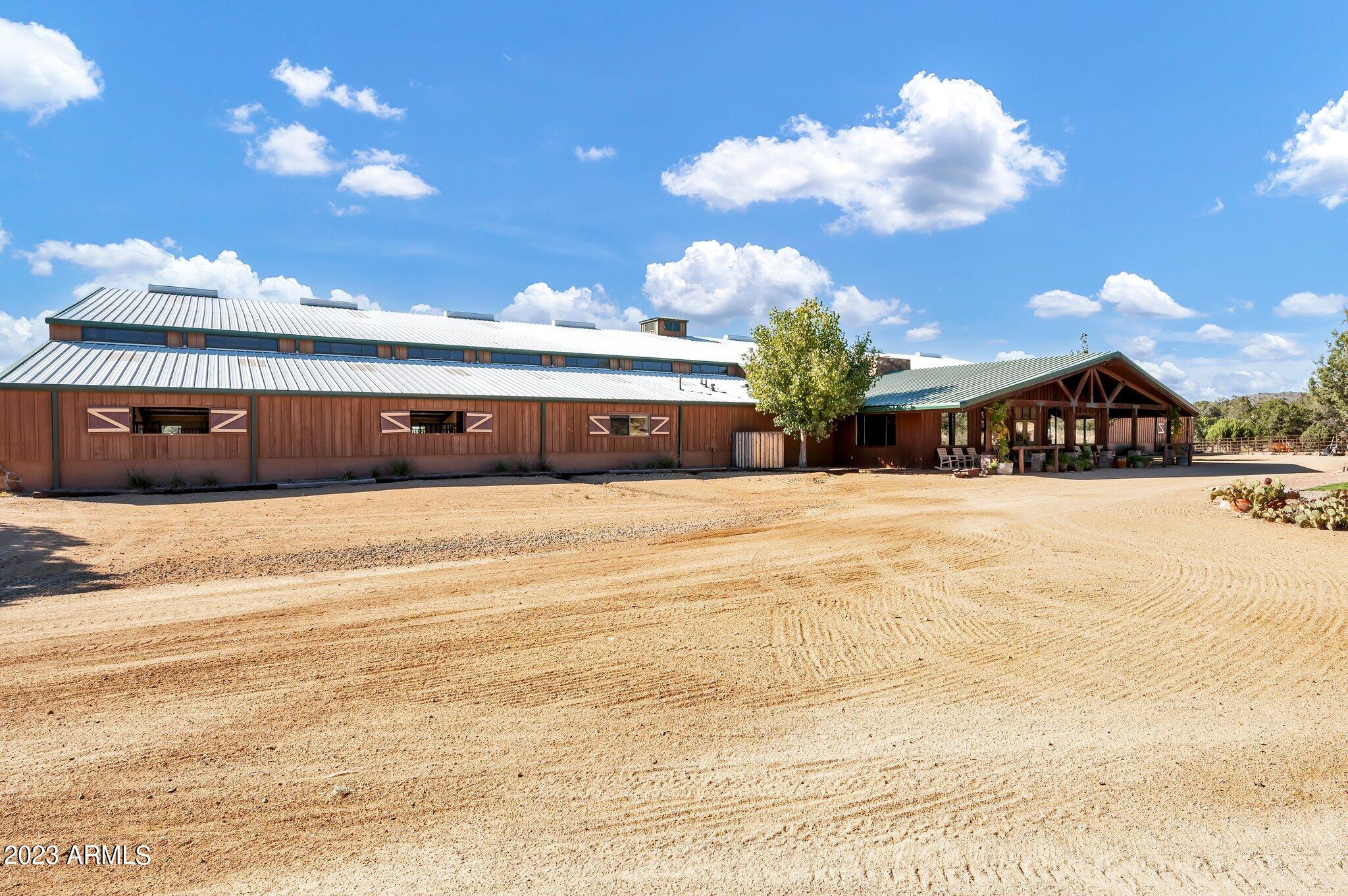 5801 Dillon Wash Road Prescott, AZ 86305 - Photo 56 of 169 51 - Clubhouse with Indoor Arena