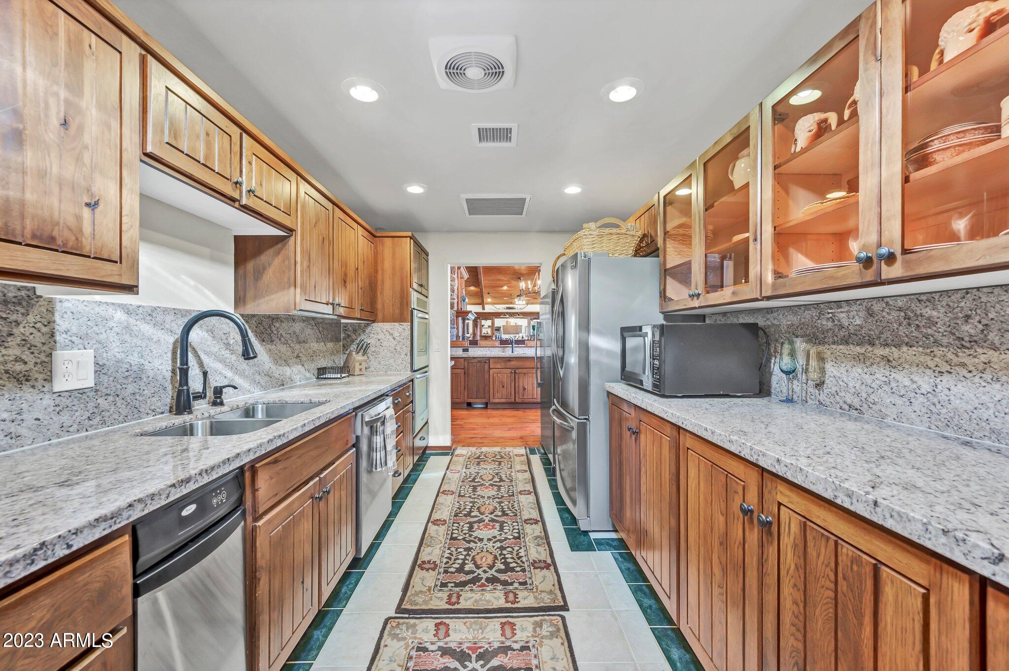 5801 Dillon Wash Road Prescott, AZ 86305 - Photo 77 of 169 72 - Clubhouse Kitchen