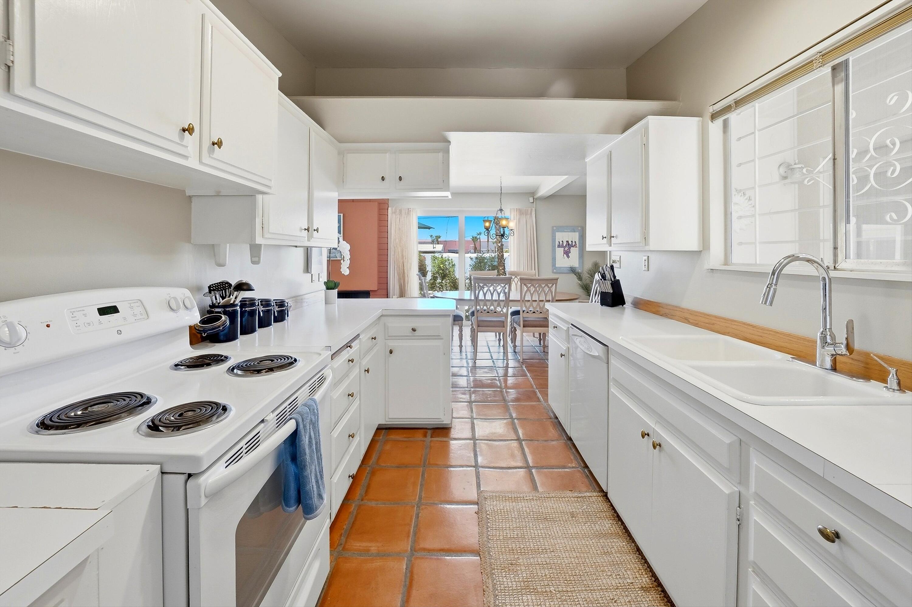 73540 Joshua Tree Street Palm Desert, CA 92260 - Photo 14 of 36 28-Photo-28