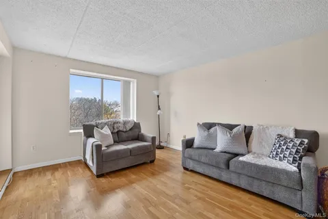 $499,000 | 50 Columbus Avenue, Unit 620, Tuckahoe, NY 10707