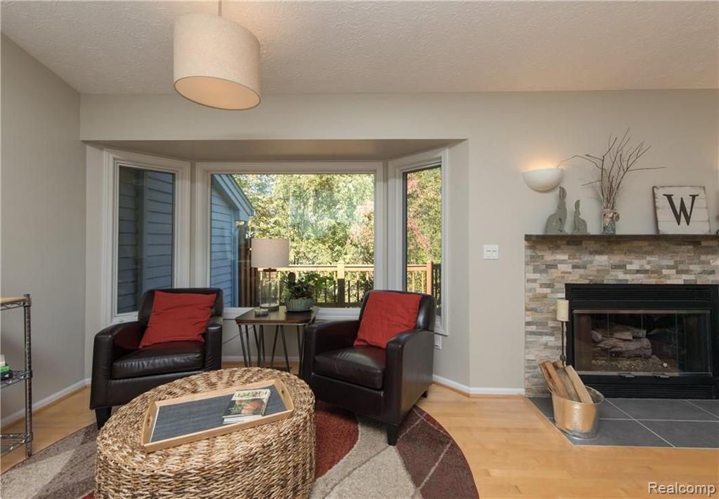 6674 Ridgeview Drive Clarkston, MI 48346 - Photo 5 of 35
