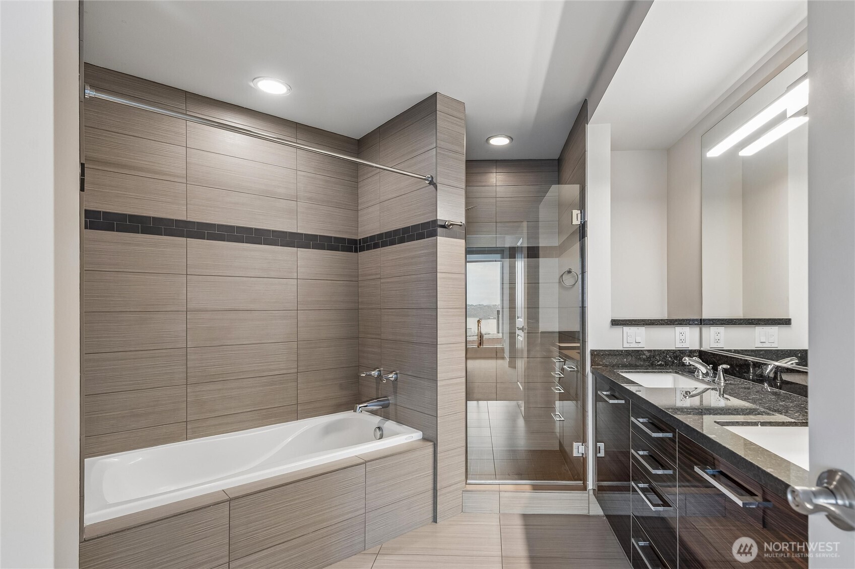 1920 4th Avenue, Unit 1504 Seattle, WA 98101 - Photo 18 of 34