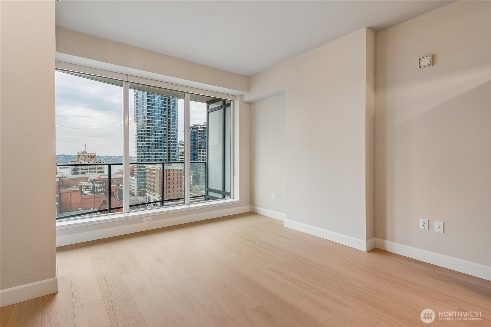 1920 4th Avenue, Unit 1504 Seattle, WA 98101 - Photo 9 of 34