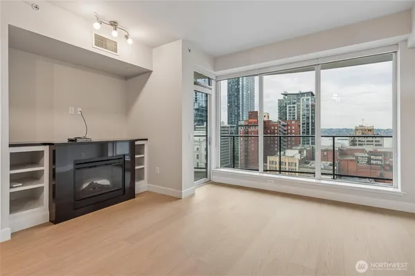 $3,950 | 1920 4th Avenue, Unit 1504, Seattle, WA 98101