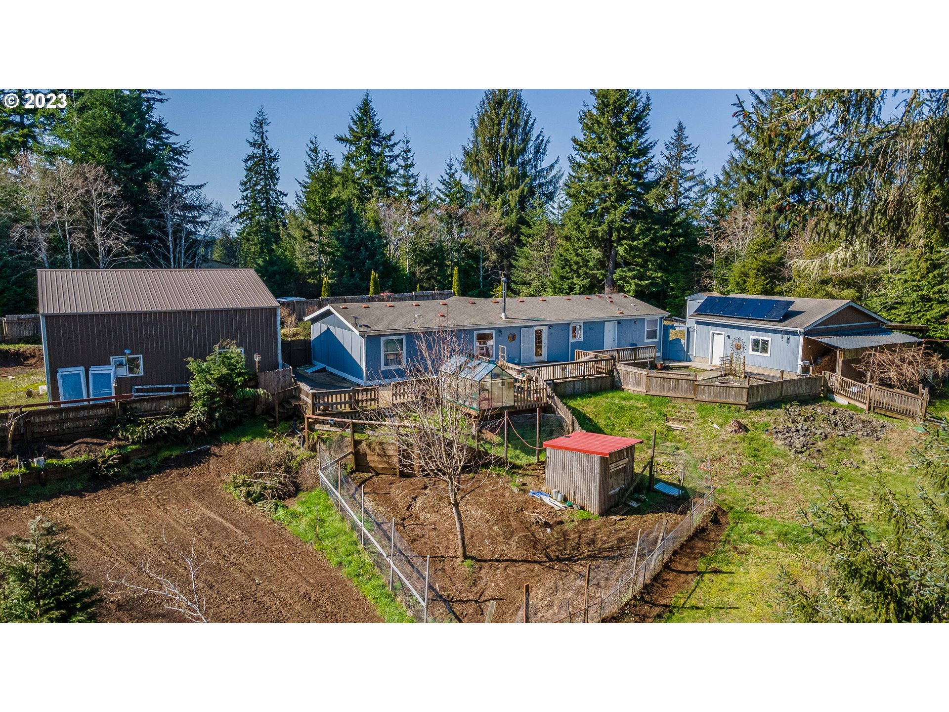 62999 Ashley Road Coos Bay, OR 97420 - Photo 11 of 32 Garden